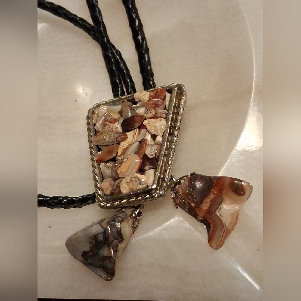 Elegant Multicolor Stone Pendant Necklace